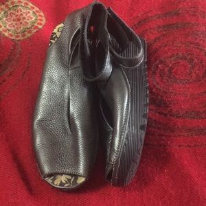 Bernie Mev sz 38 8 Mely silver shoes